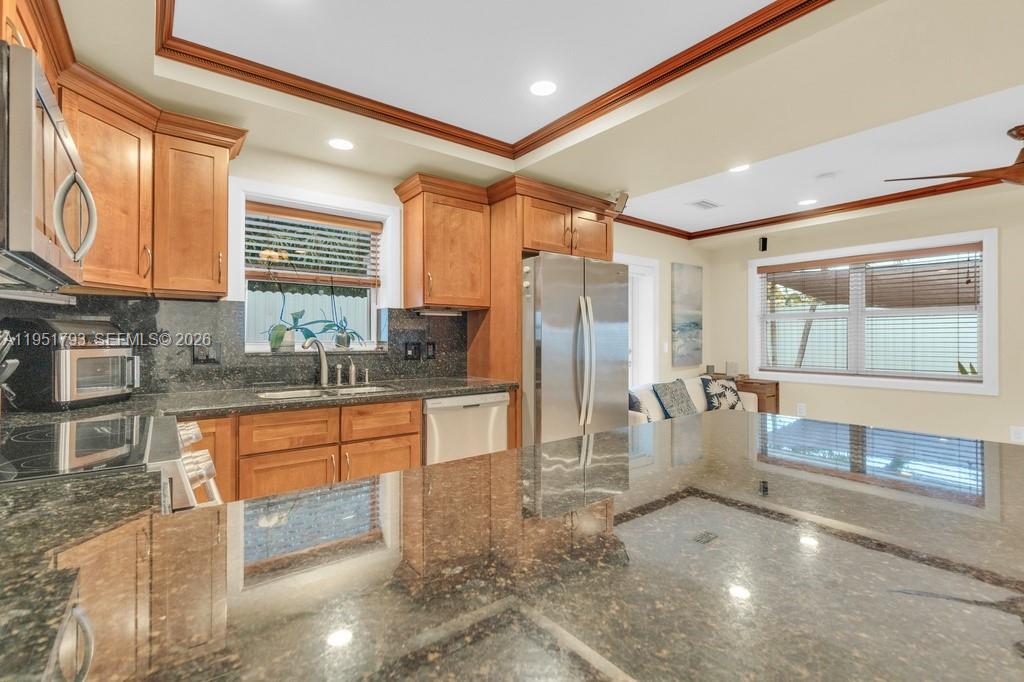 3655 SW 17th St Miami, FL 33145