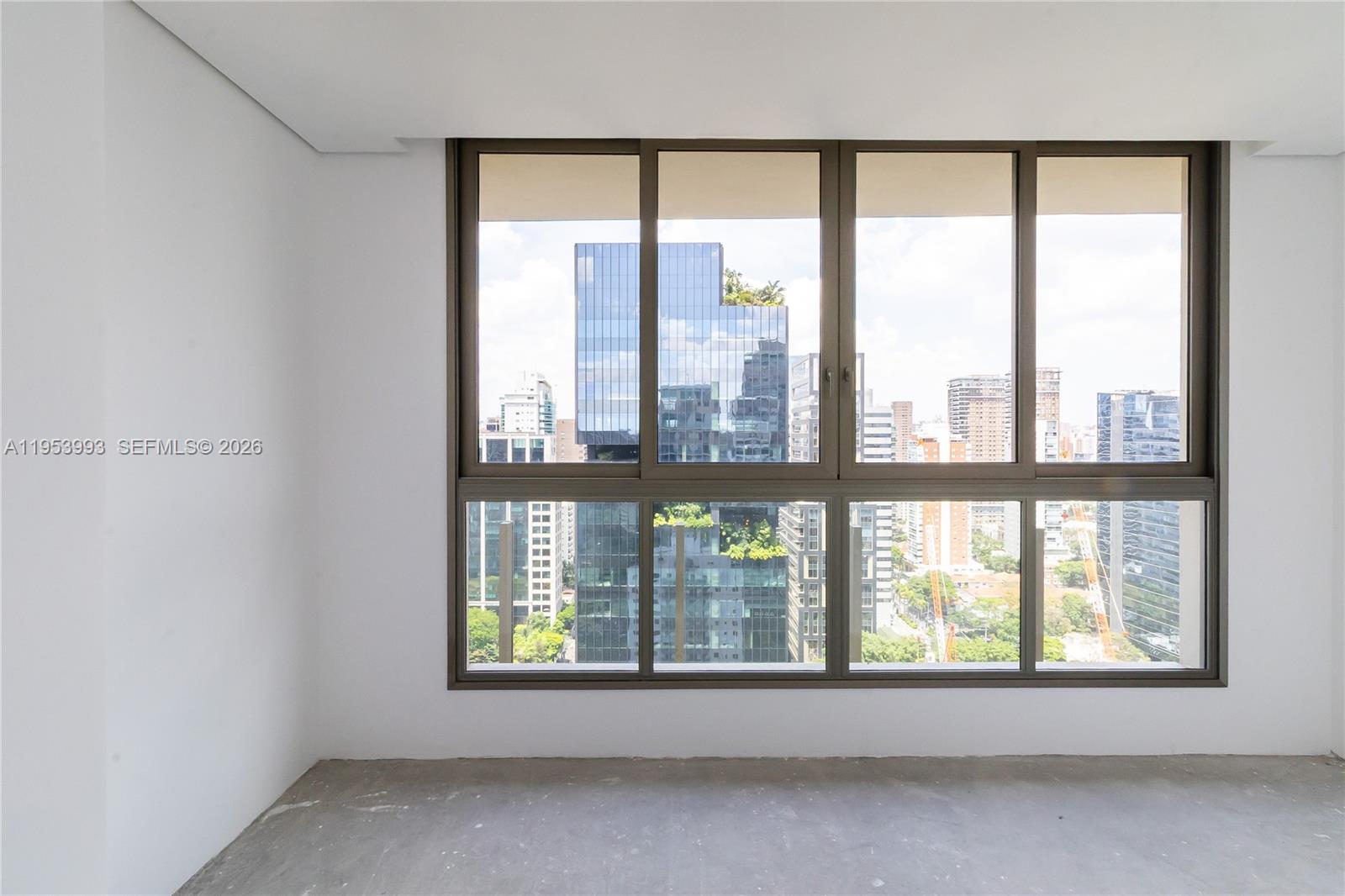 303 Rua Lopes Neto #21/22 