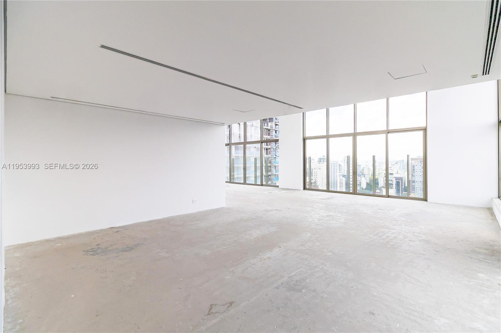 303 Rua Lopes Neto #21/22 