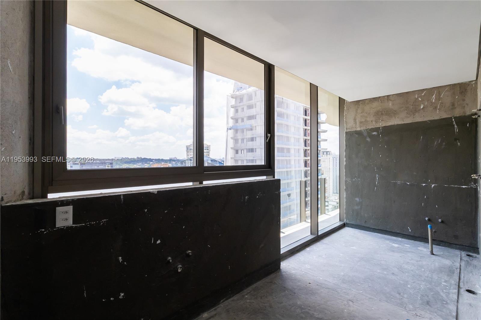 303 Rua Lopes Neto #21/22 