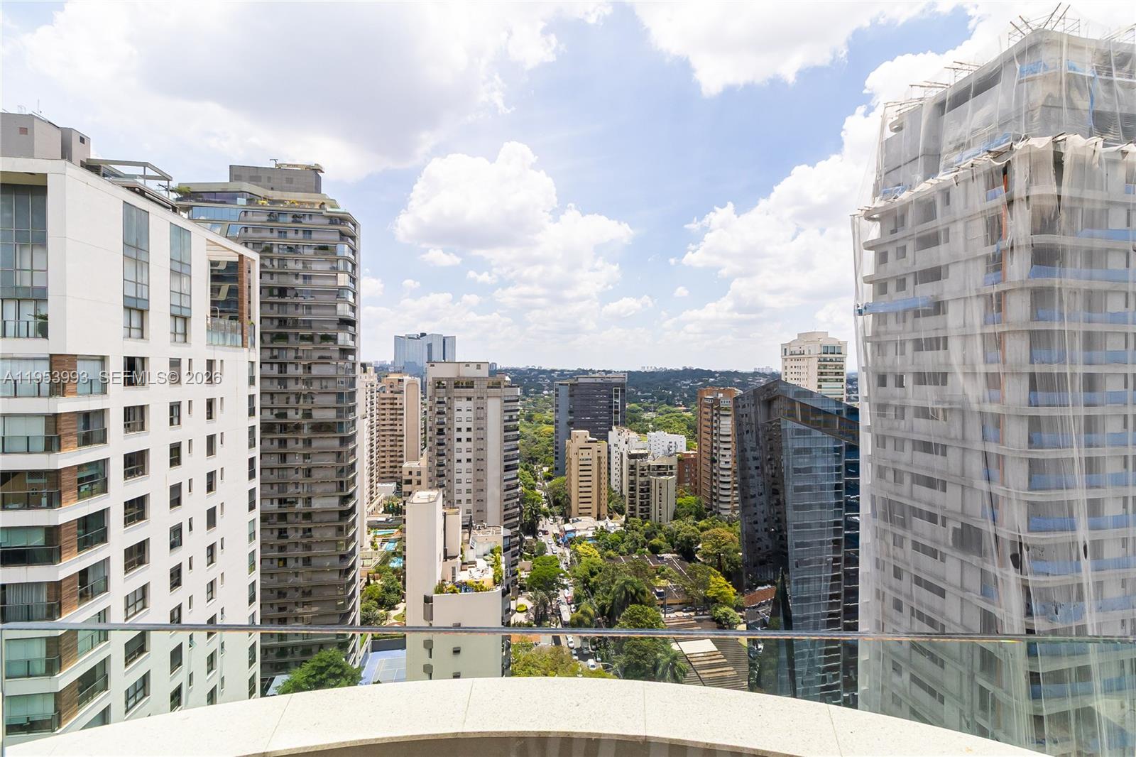 303 Rua Lopes Neto #21/22 