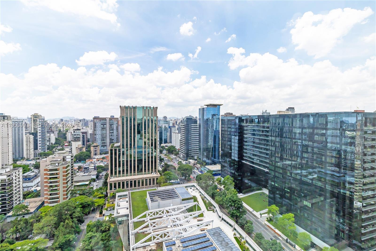 303 Rua Lopes Neto #21/22 