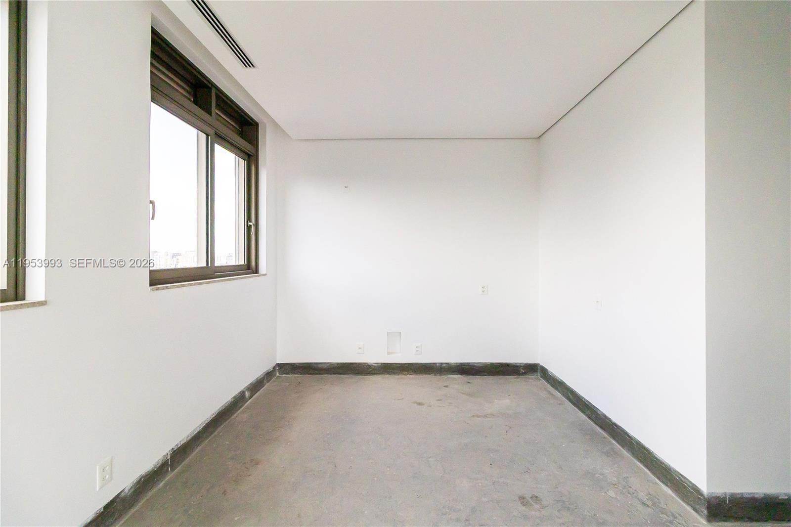 303 Rua Lopes Neto #21/22 