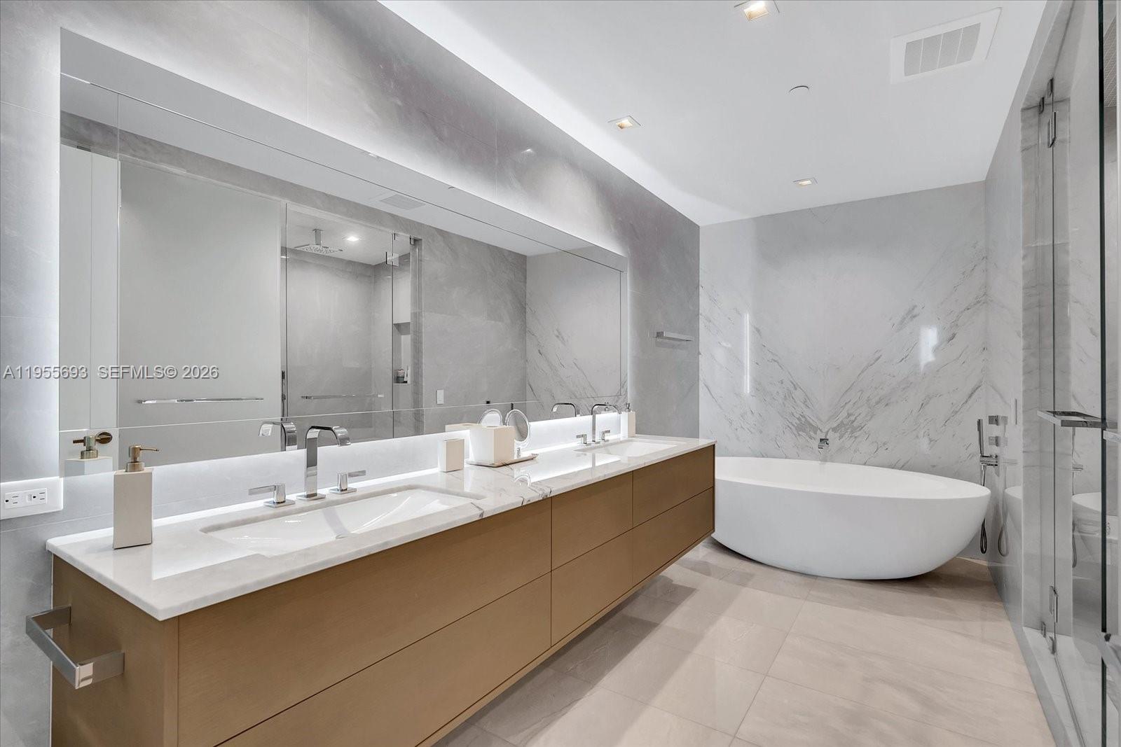 image Turnberry Ocean Club15