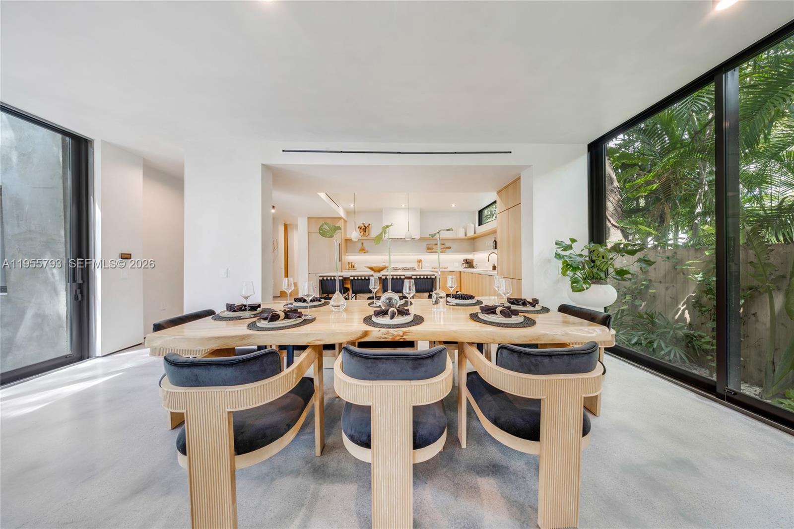 1000 NW 9th Ct Miami, FL 33136