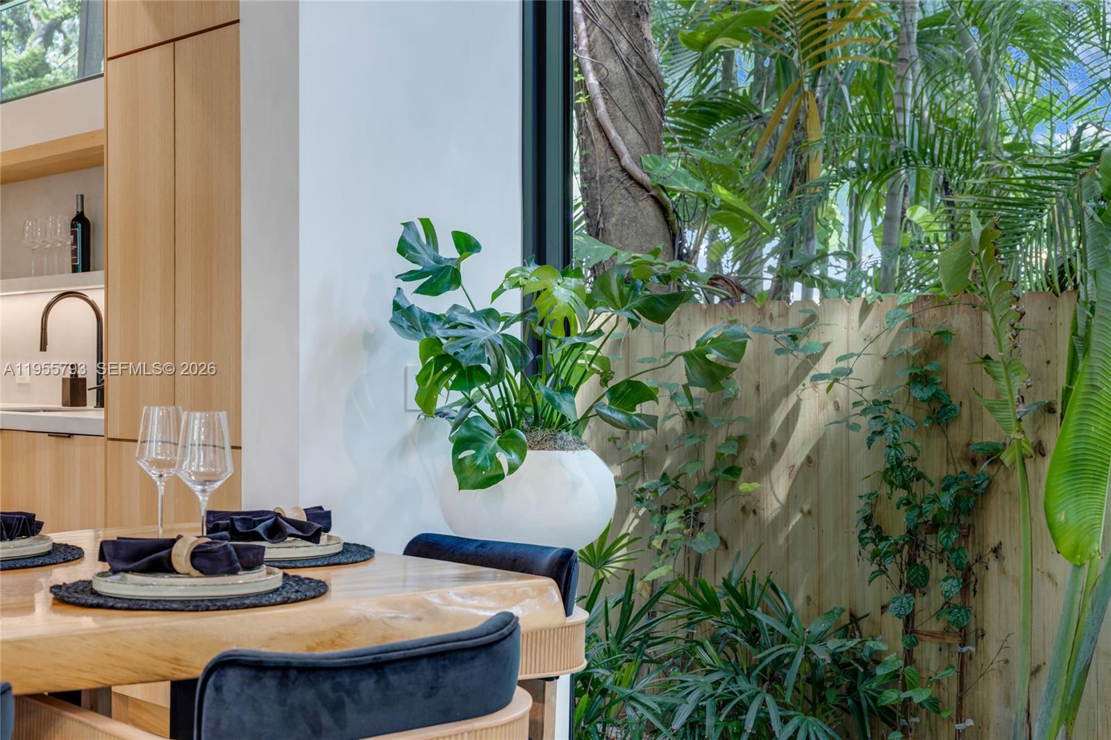 1000 NW 9th Ct Miami, FL 33136