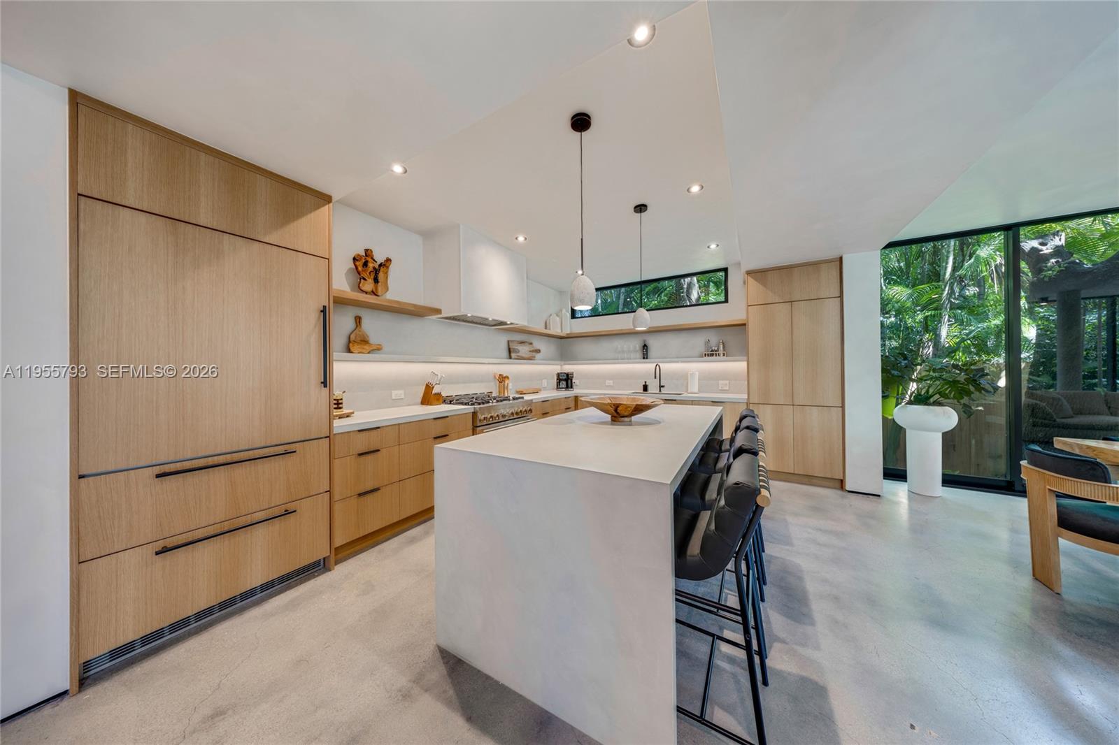 1000 NW 9th Ct Miami, FL 33136