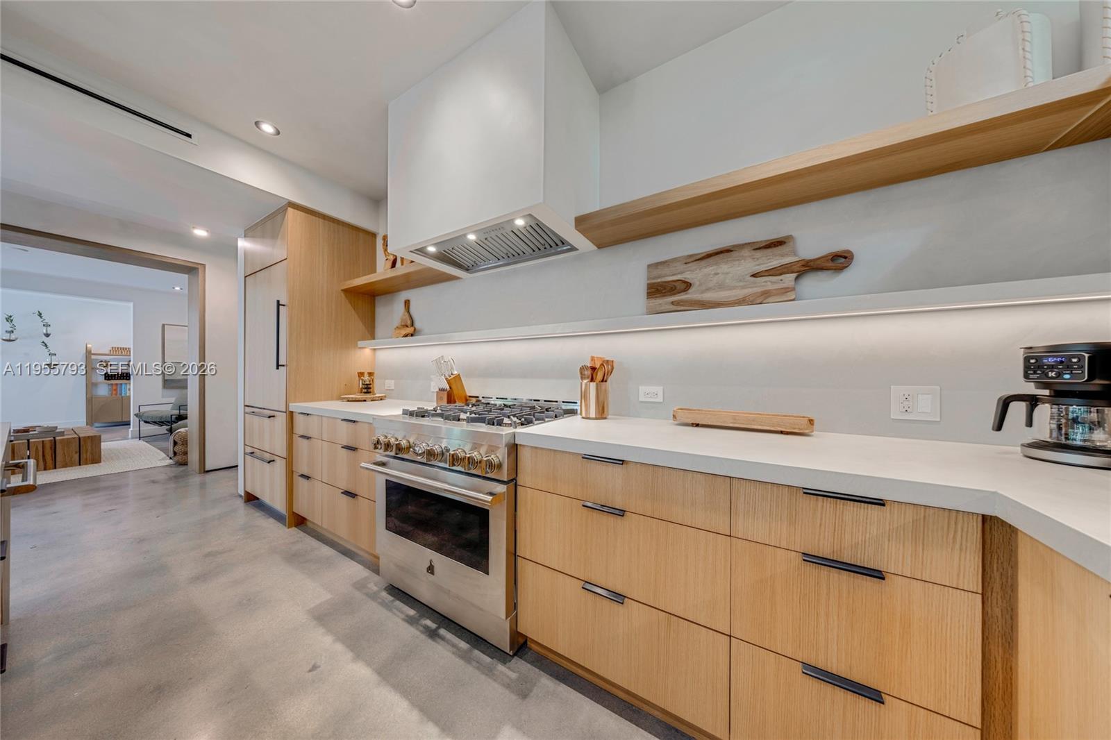 1000 NW 9th Ct Miami, FL 33136