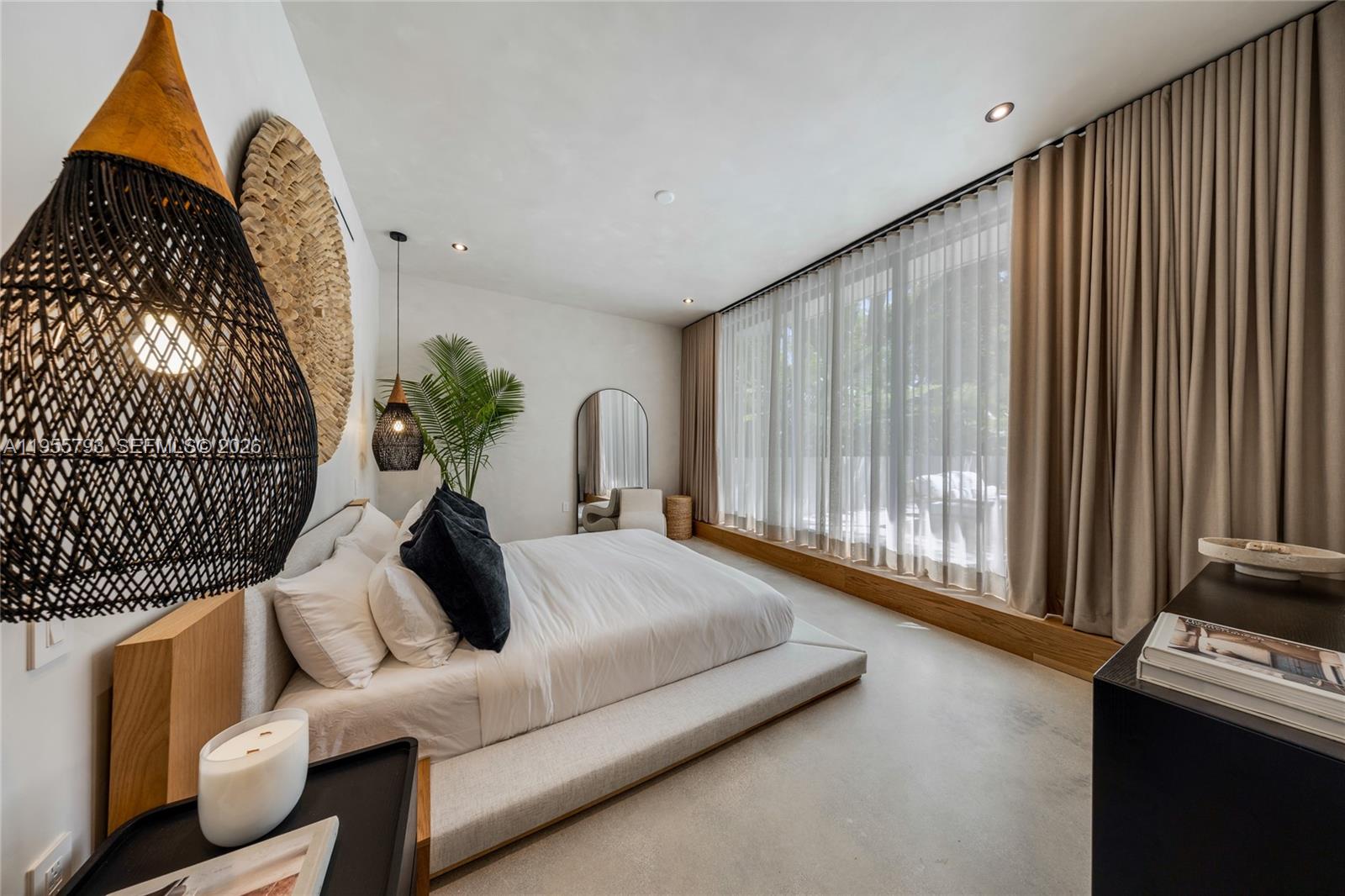 1000 NW 9th Ct Miami, FL 33136