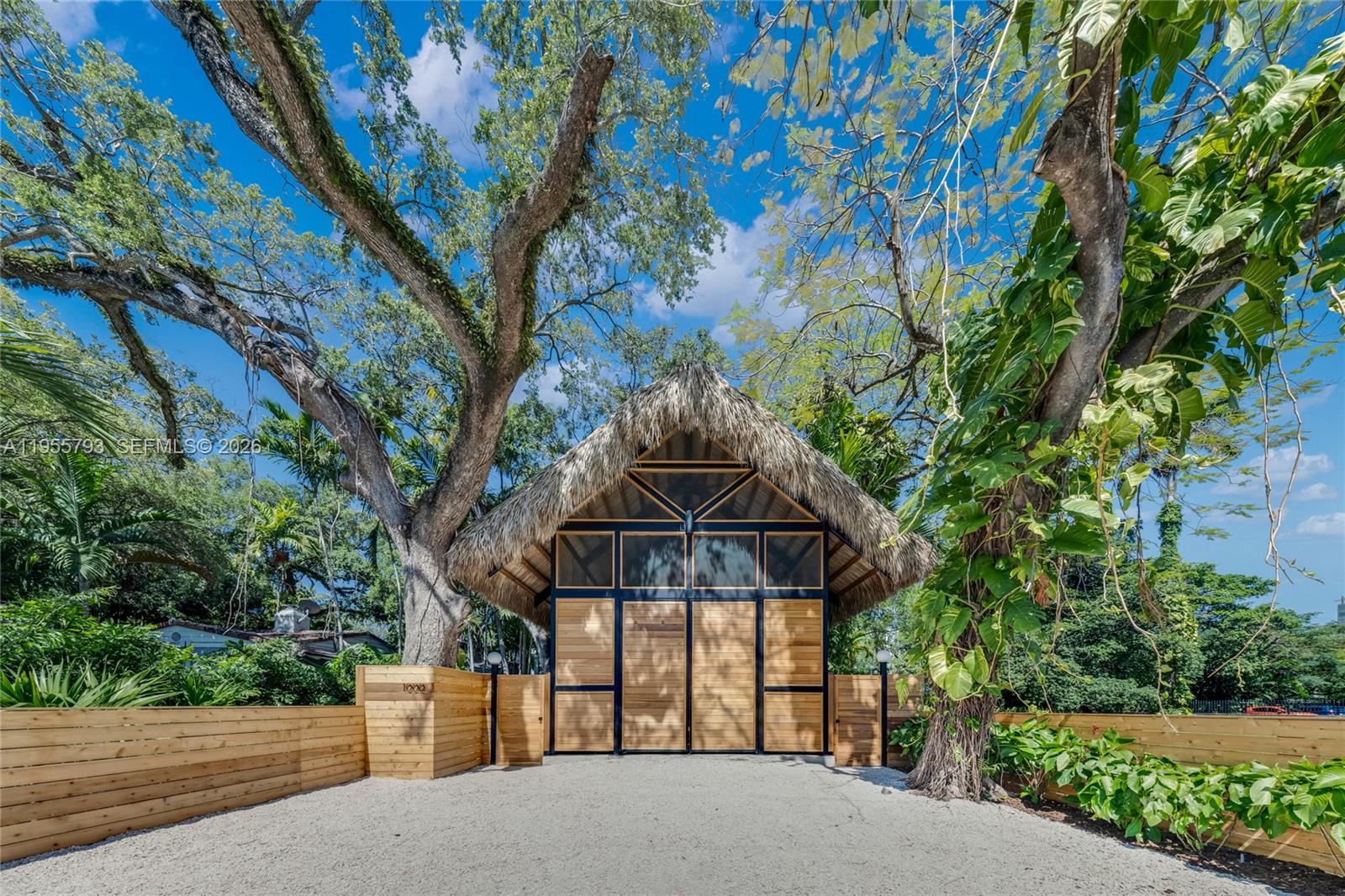 1000 NW 9th Ct Miami, FL 33136