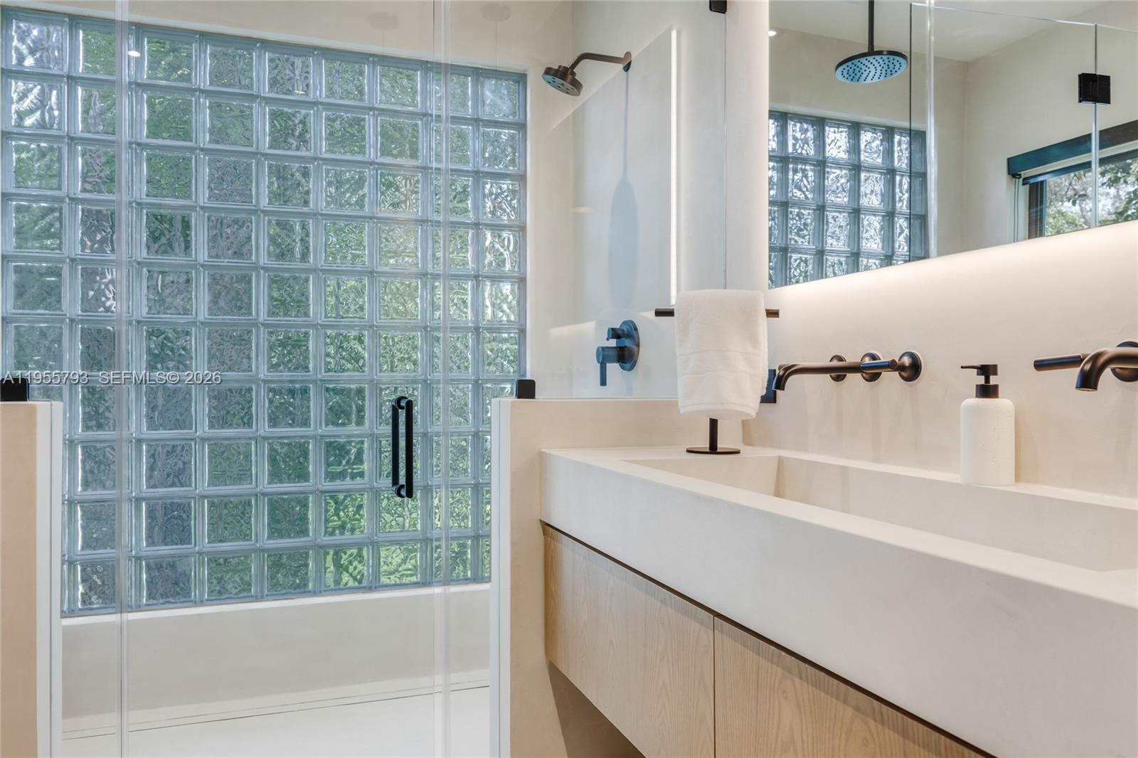 1000 NW 9th Ct Miami, FL 33136