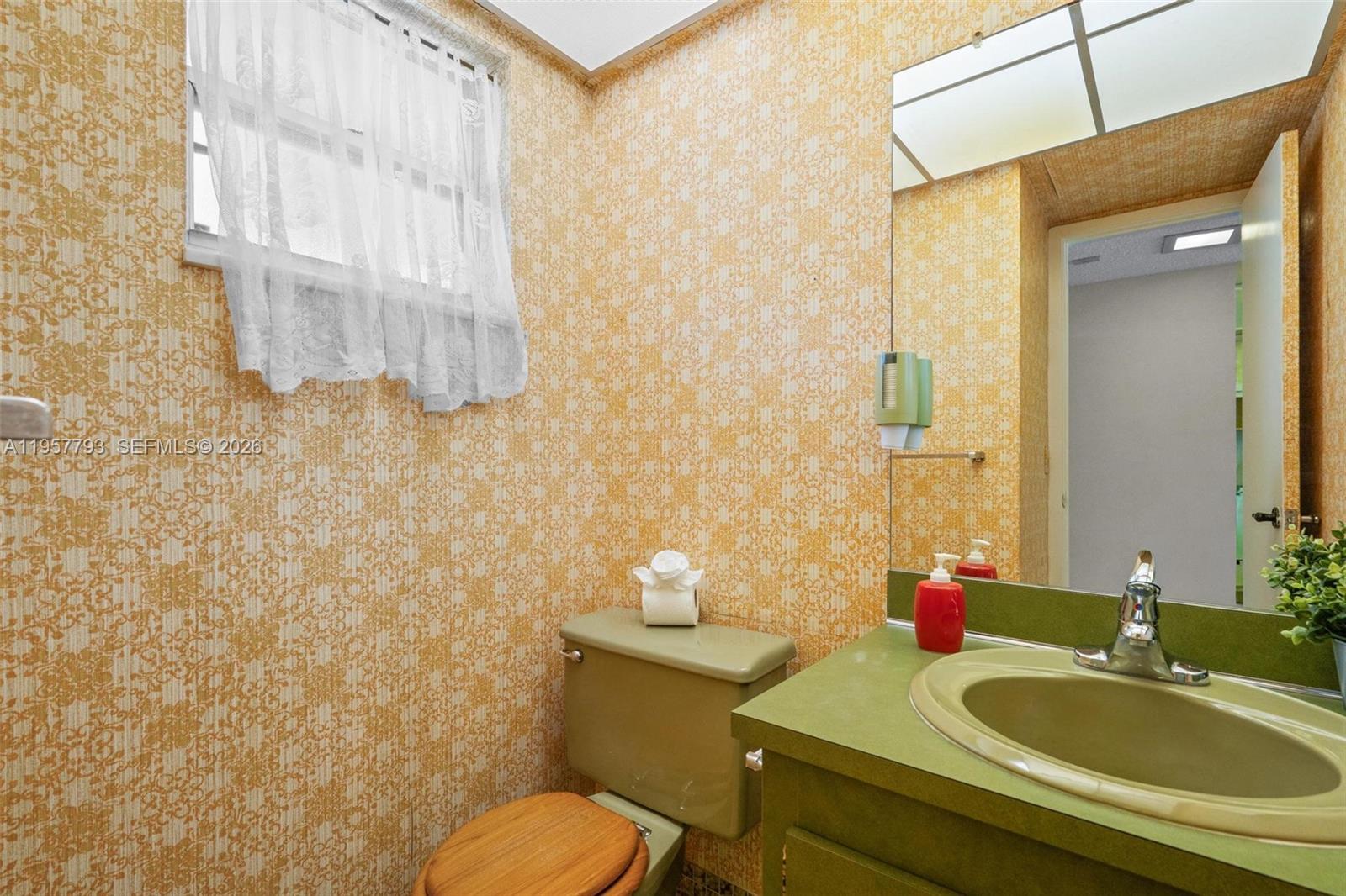 200 Ashbury Rd #205 Hollywood, FL 33024