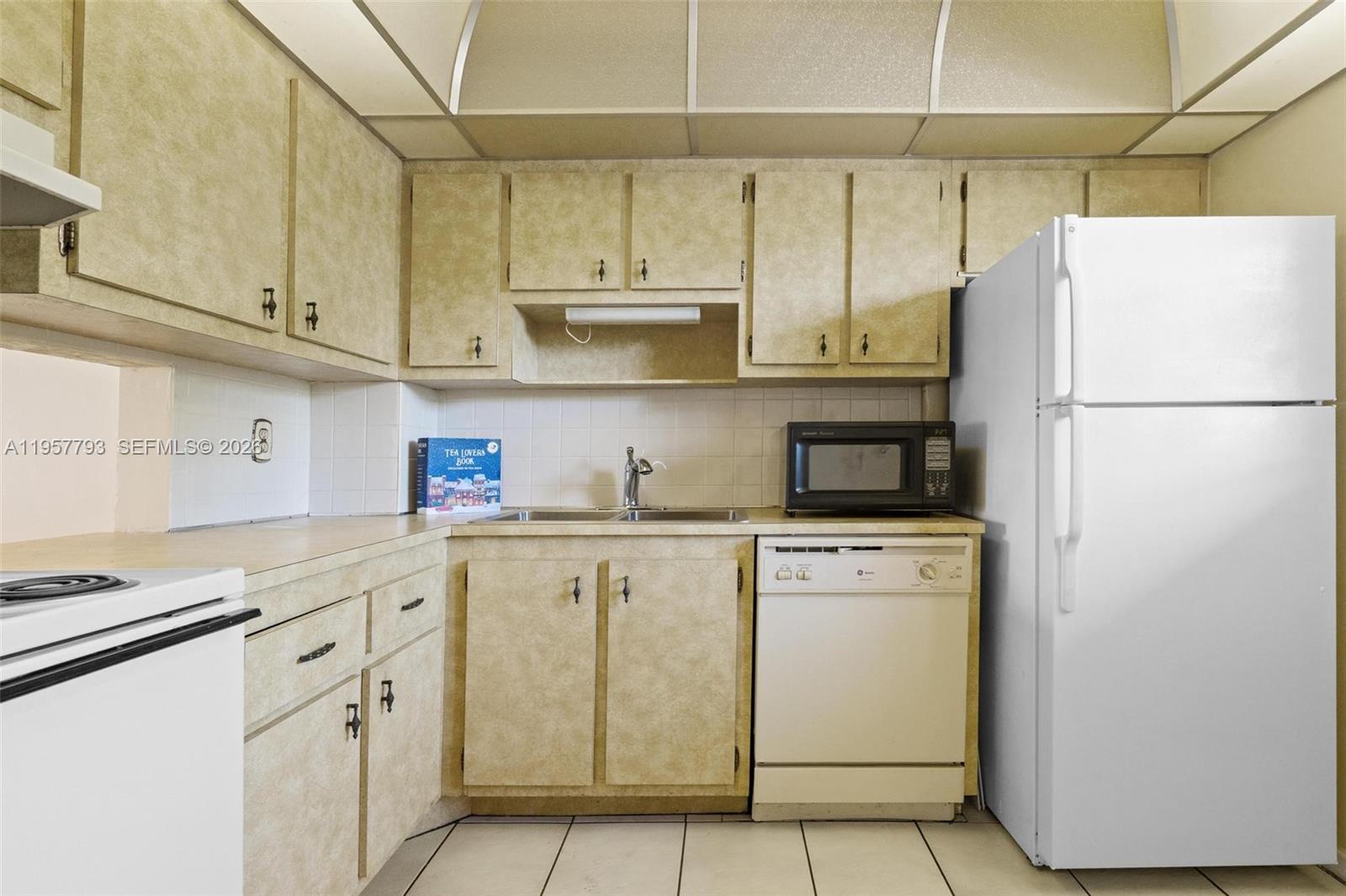 200 Ashbury Rd #205 Hollywood, FL 33024