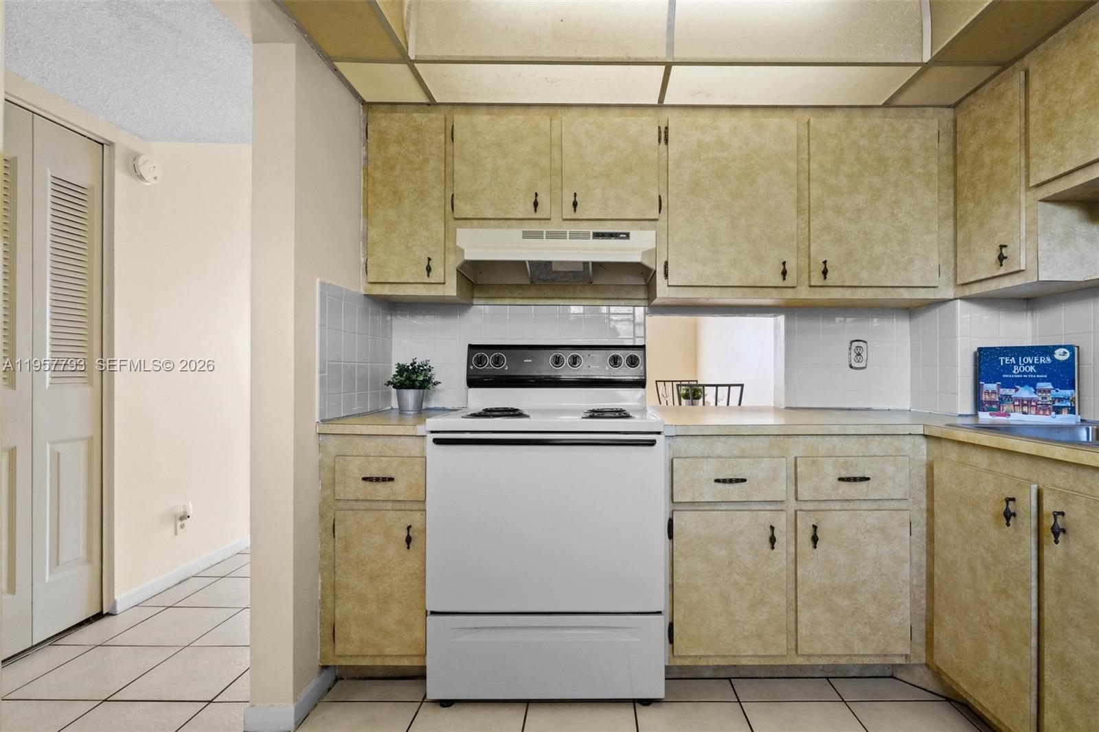 200 Ashbury Rd #205 Hollywood, FL 33024