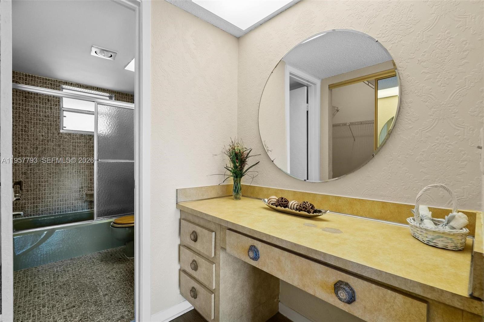 200 Ashbury Rd #205 Hollywood, FL 33024