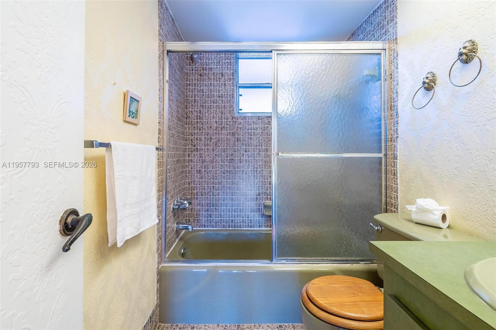 200 Ashbury Rd #205 Hollywood, FL 33024