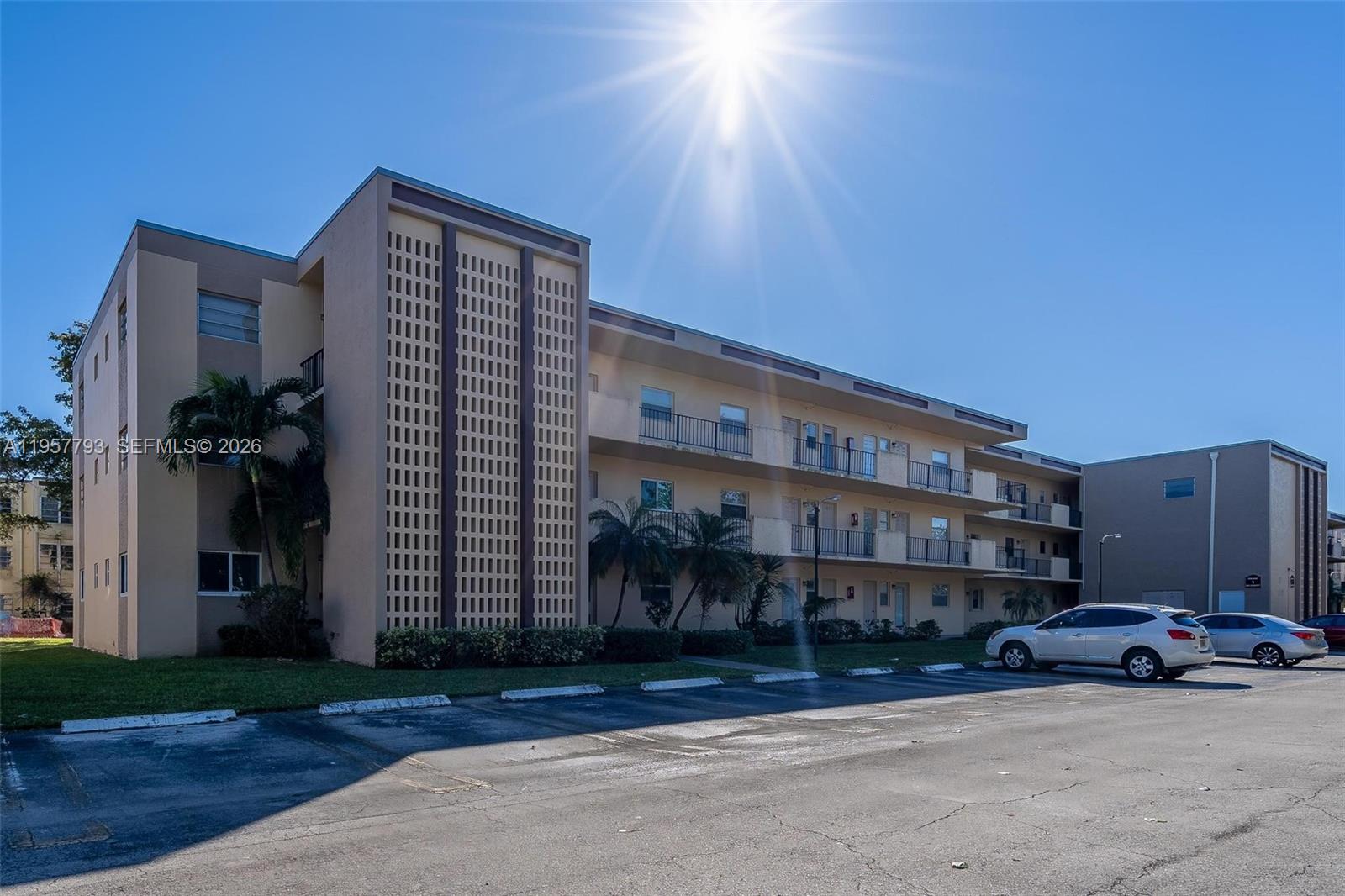 200 Ashbury Rd #205 Hollywood, FL 33024