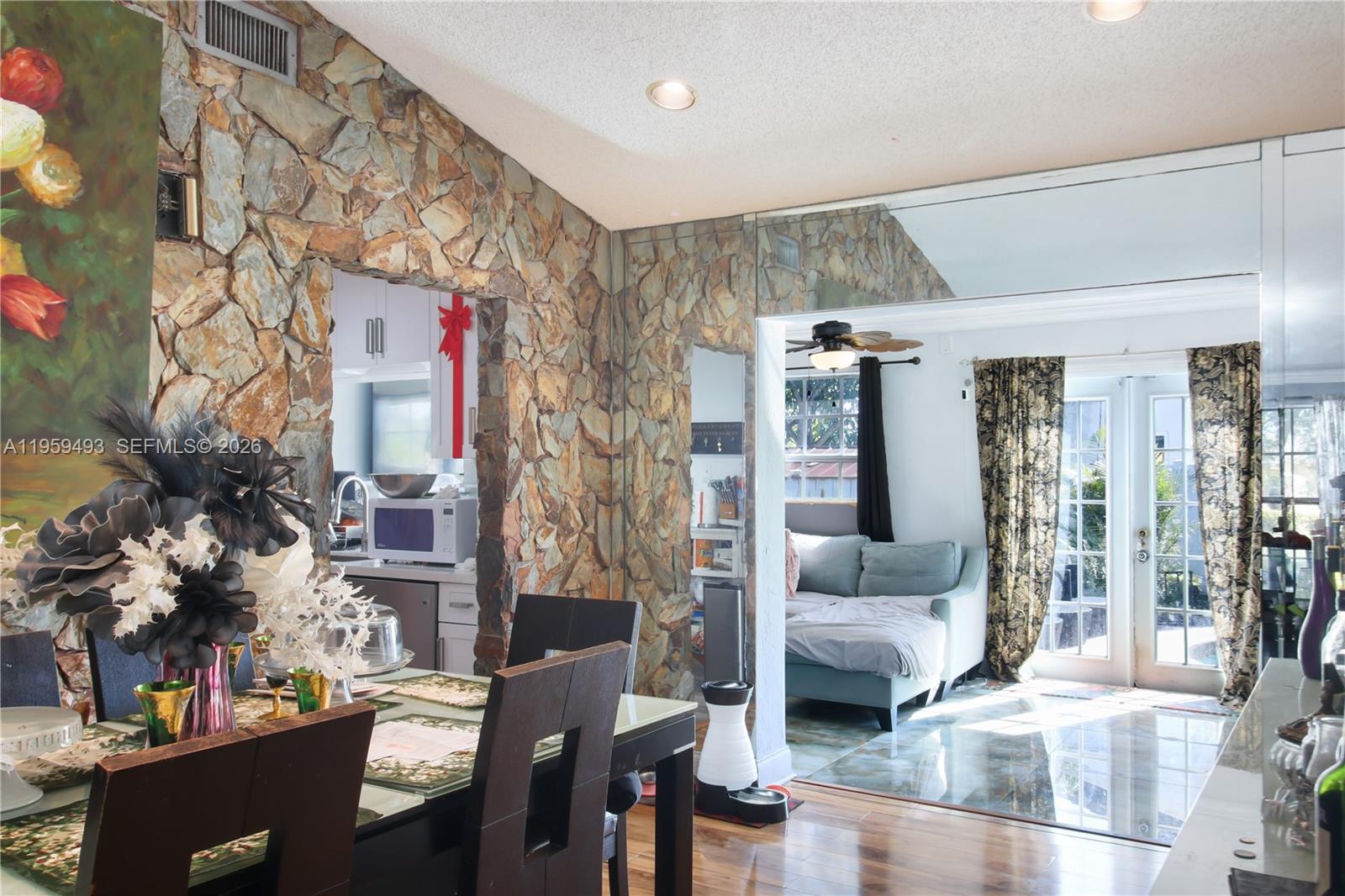 9710 NW 10th St Pembroke Pines, FL 33024