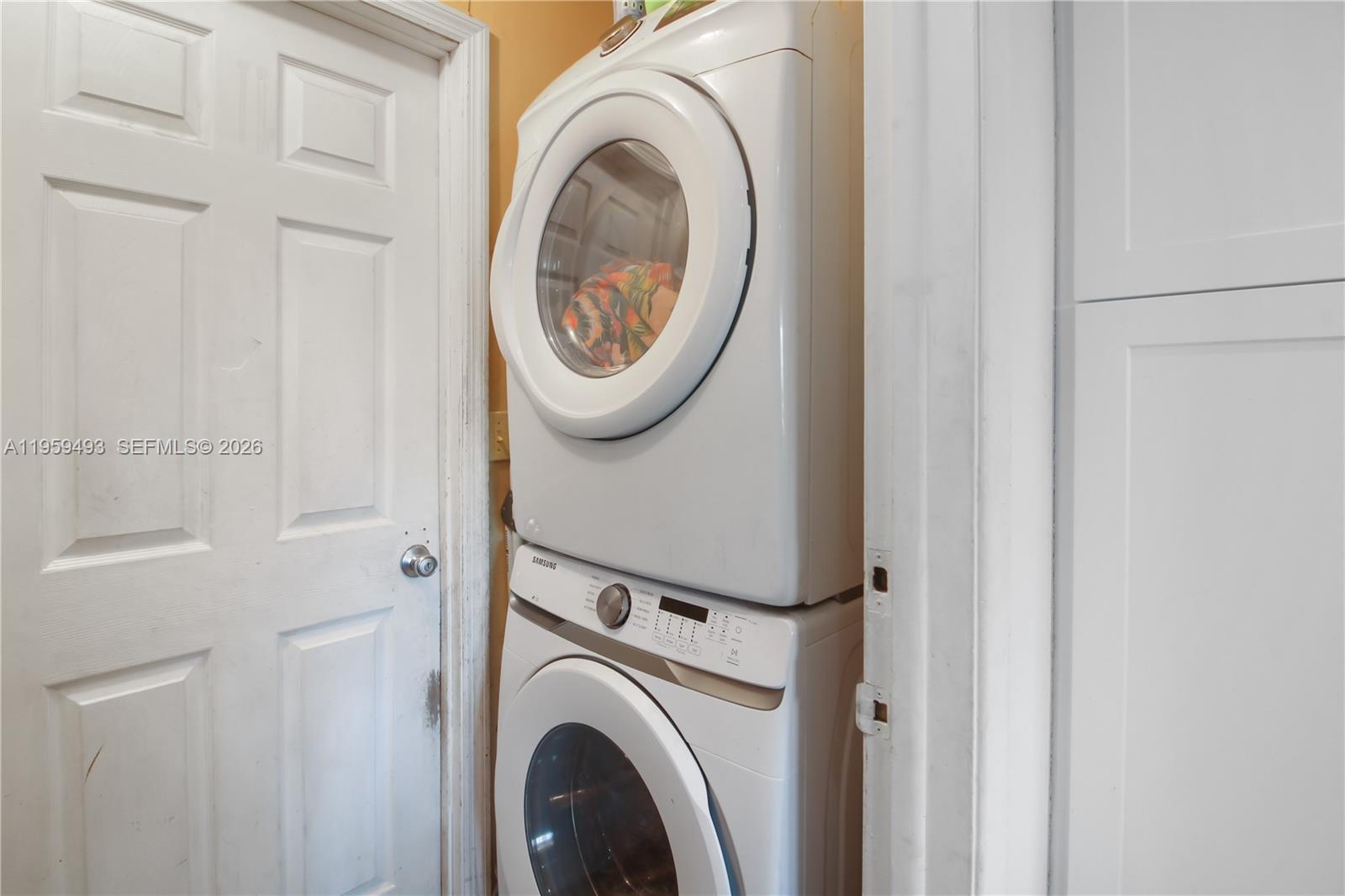 9710 NW 10th St Pembroke Pines, FL 33024