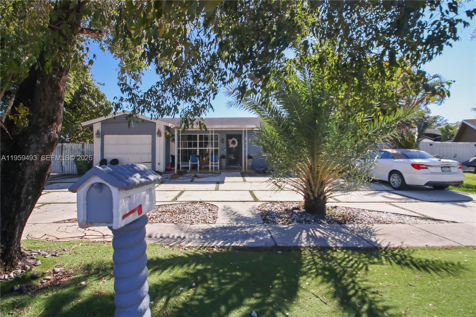 9710 NW 10th St Pembroke Pines, FL 33024