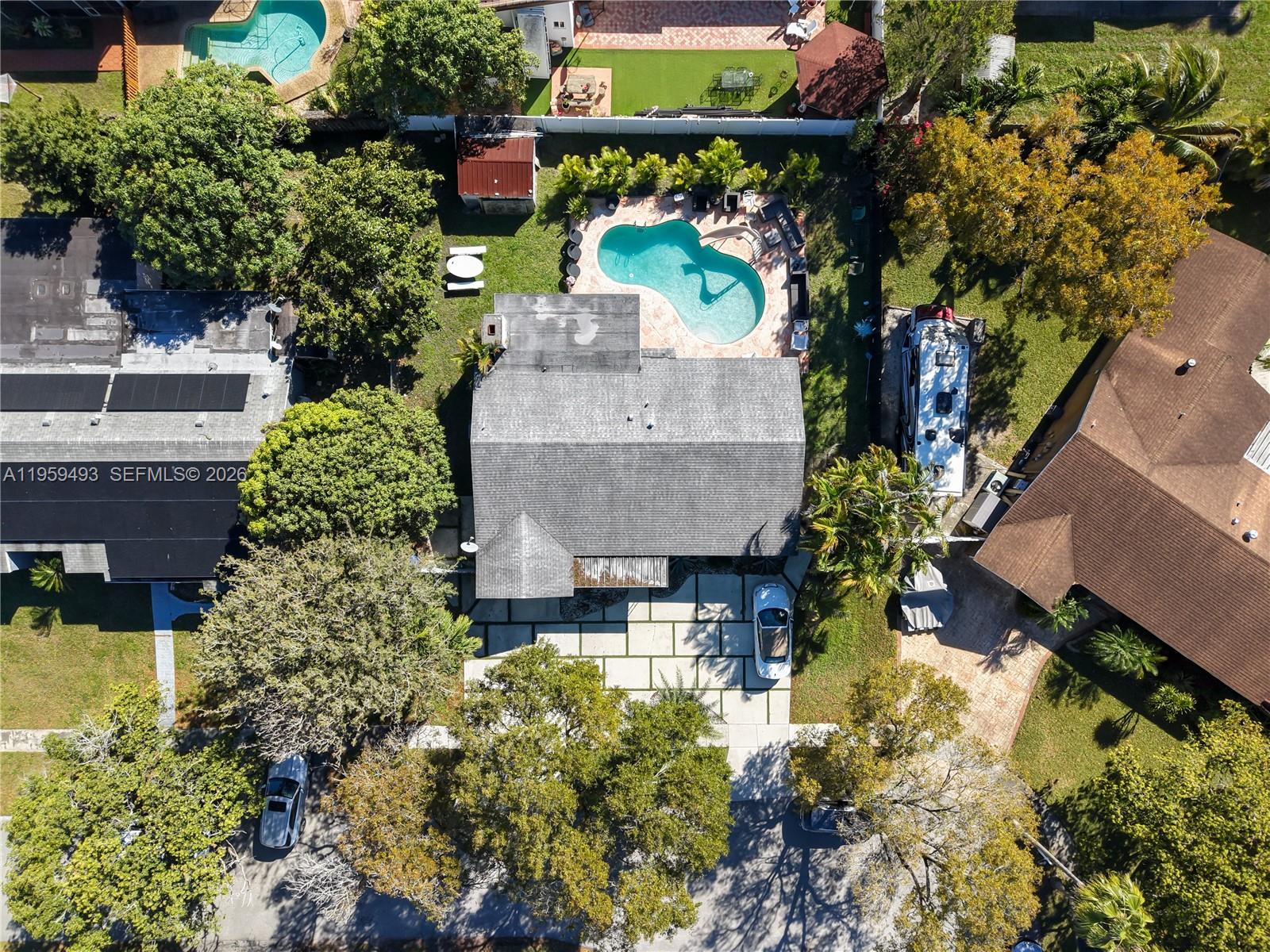 9710 NW 10th St Pembroke Pines, FL 33024