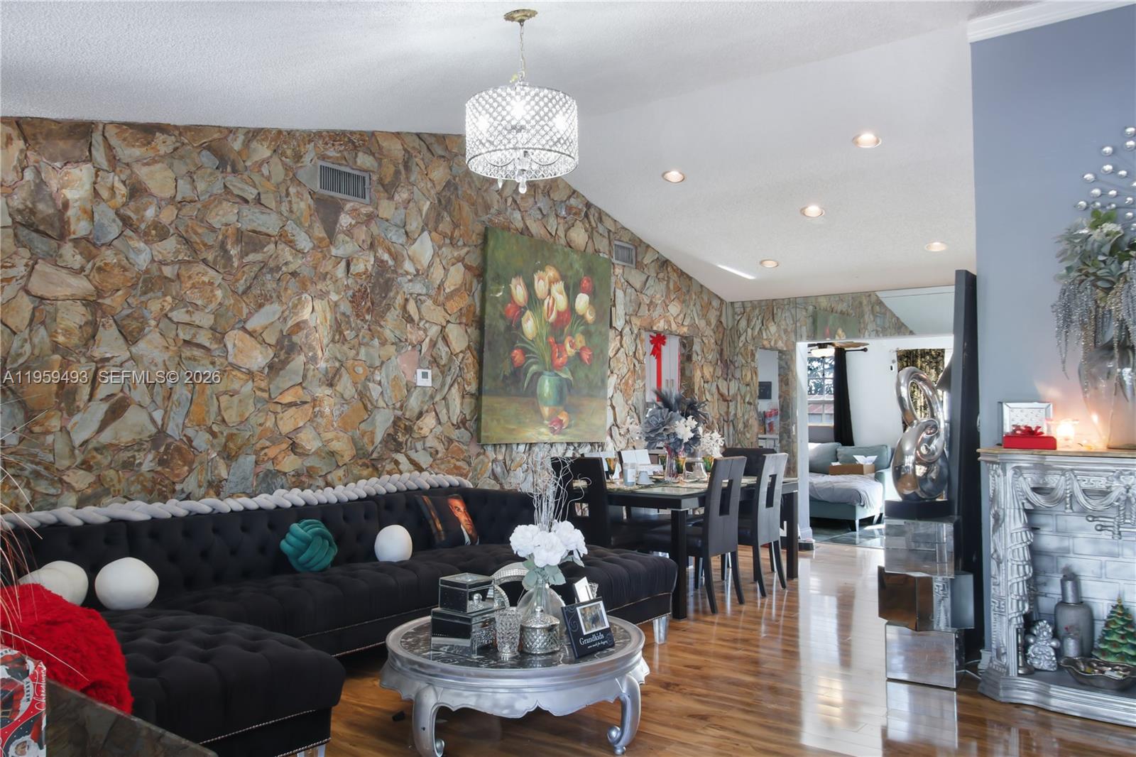 9710 NW 10th St Pembroke Pines, FL 33024