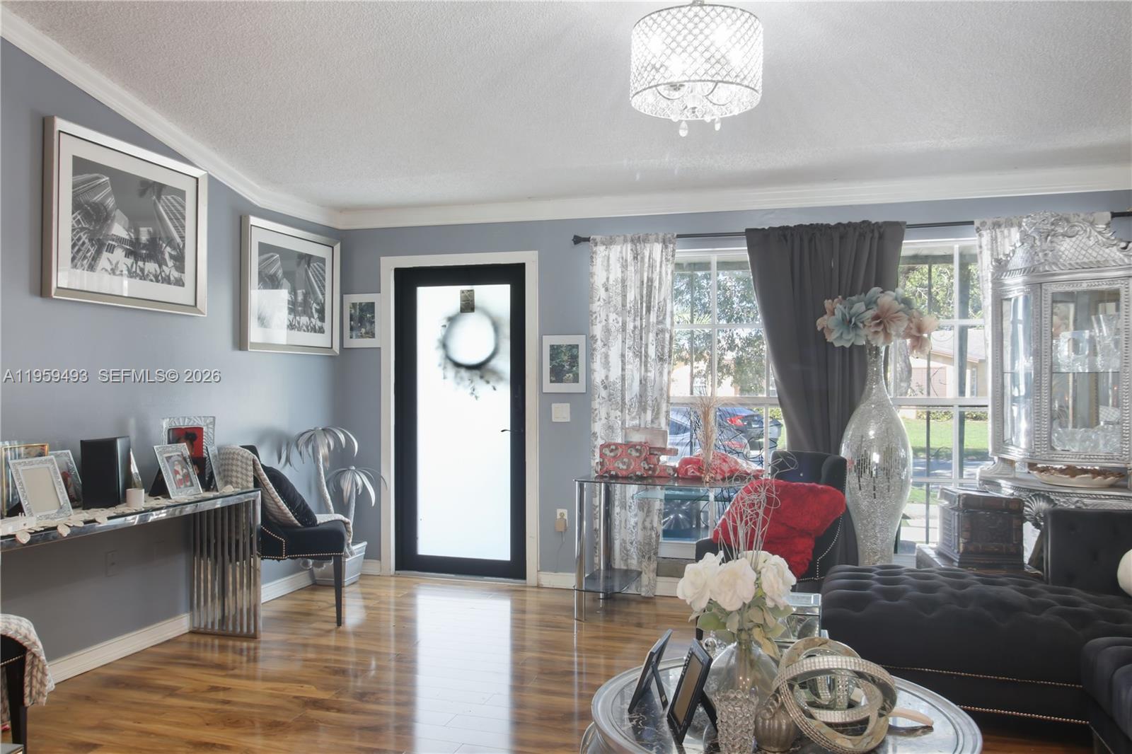 9710 NW 10th St Pembroke Pines, FL 33024