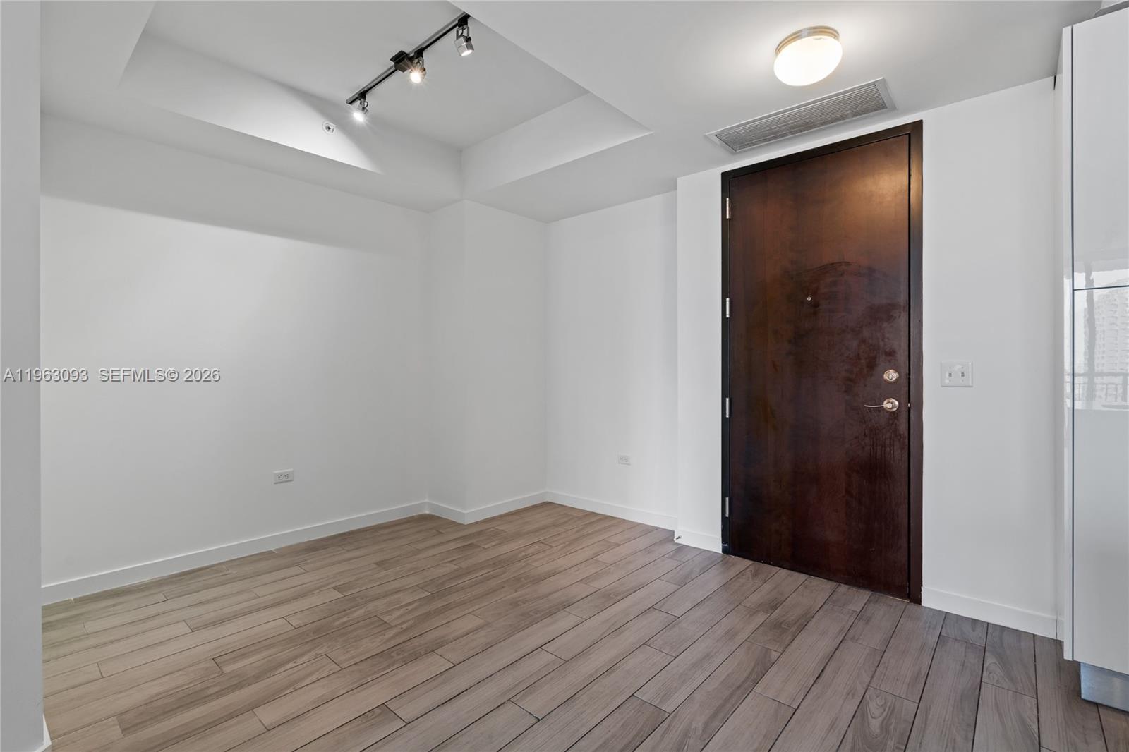 image Nine at Mary Brickell Village9