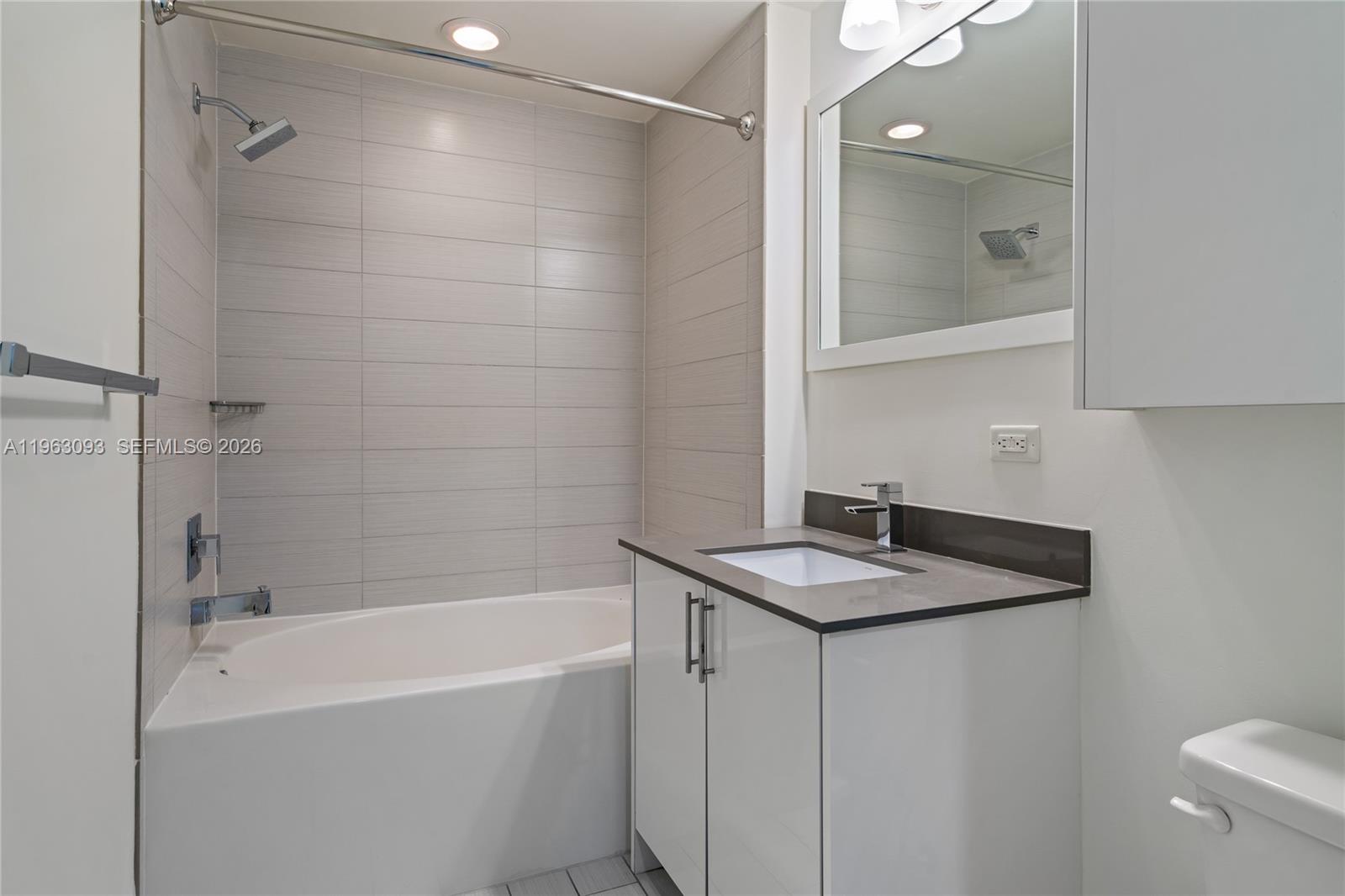 image Nine at Mary Brickell Village25