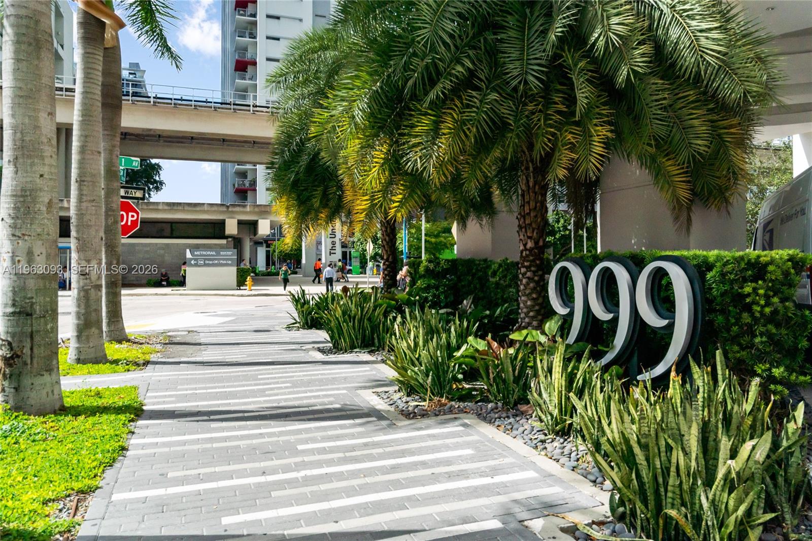 image Nine at Mary Brickell Village30