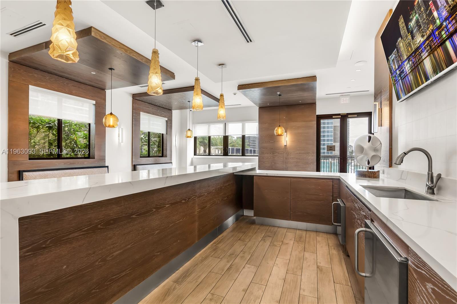 image Nine at Mary Brickell Village44