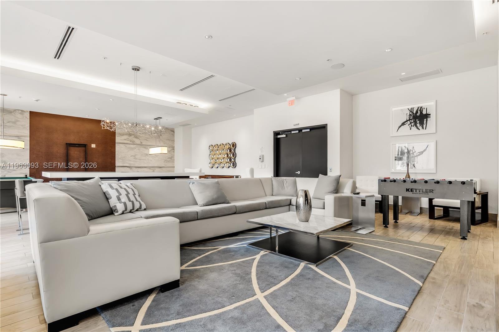 image Nine at Mary Brickell Village54