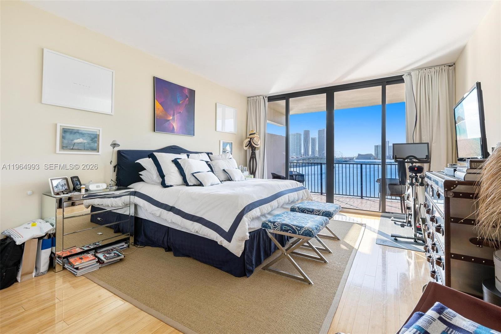 image 1000 Venetian Way3