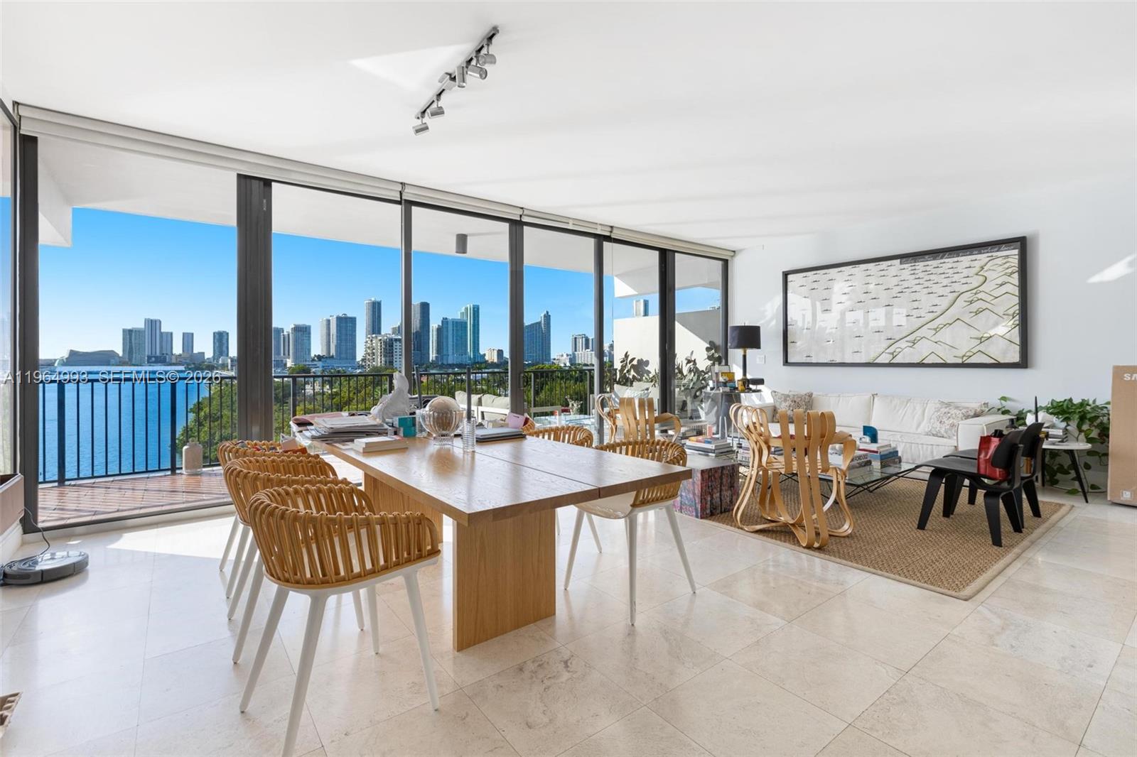 image 1000 Venetian Way5