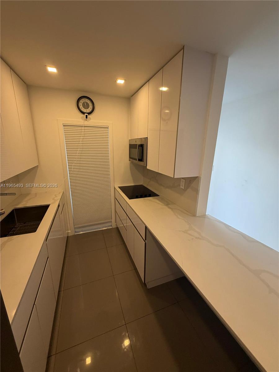 13105 Ixora Ct #107 North Miami, FL 33181