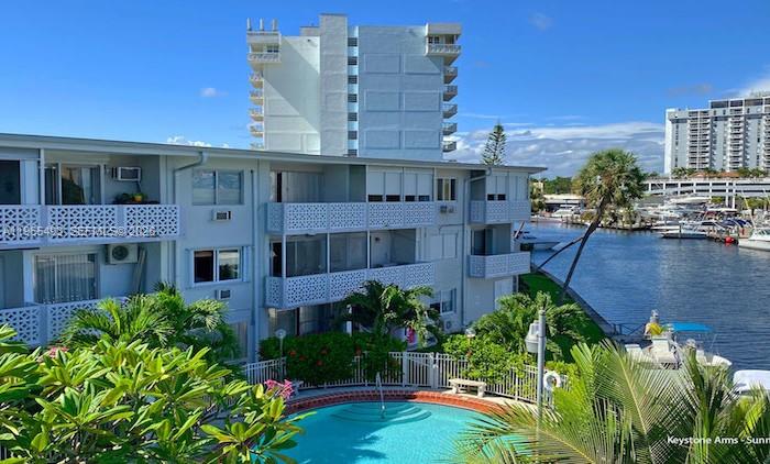 13105 Ixora Ct #107 North Miami, FL 33181