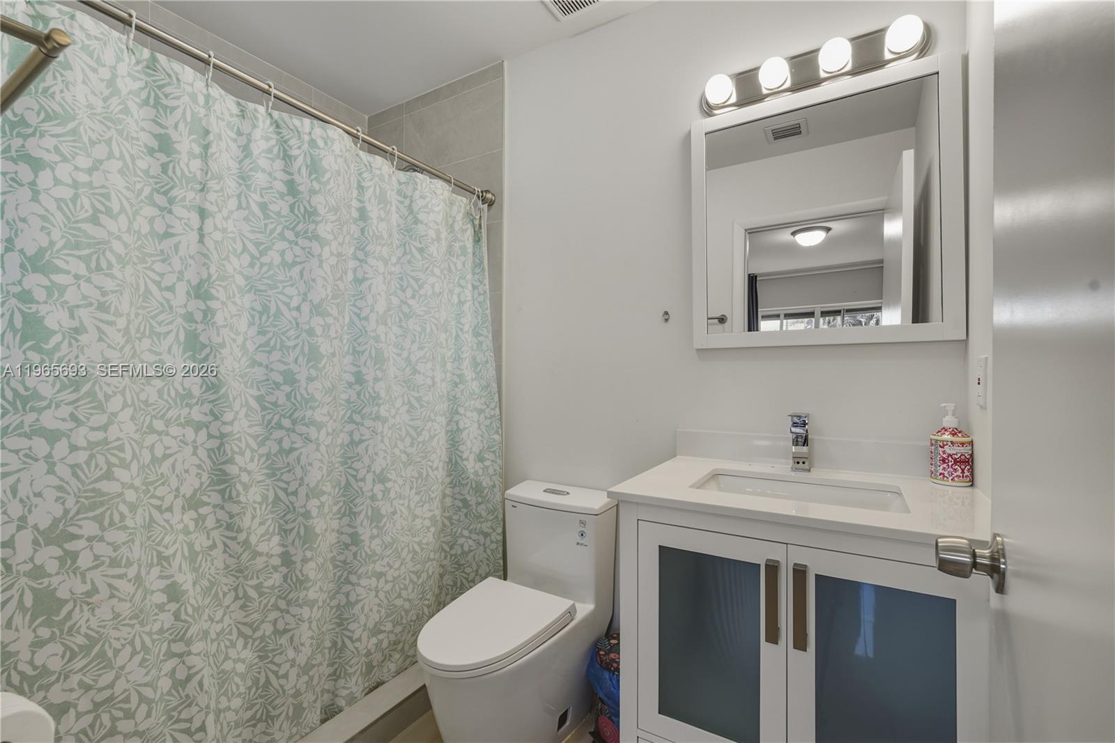 6723 NW 6th Ave Miami, FL 33150