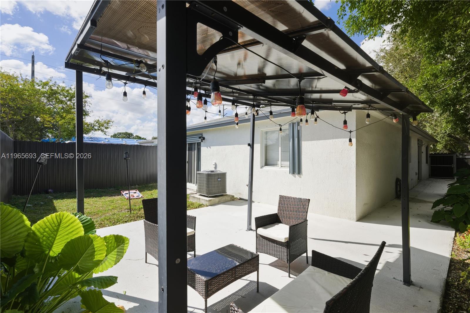 6723 NW 6th Ave Miami, FL 33150