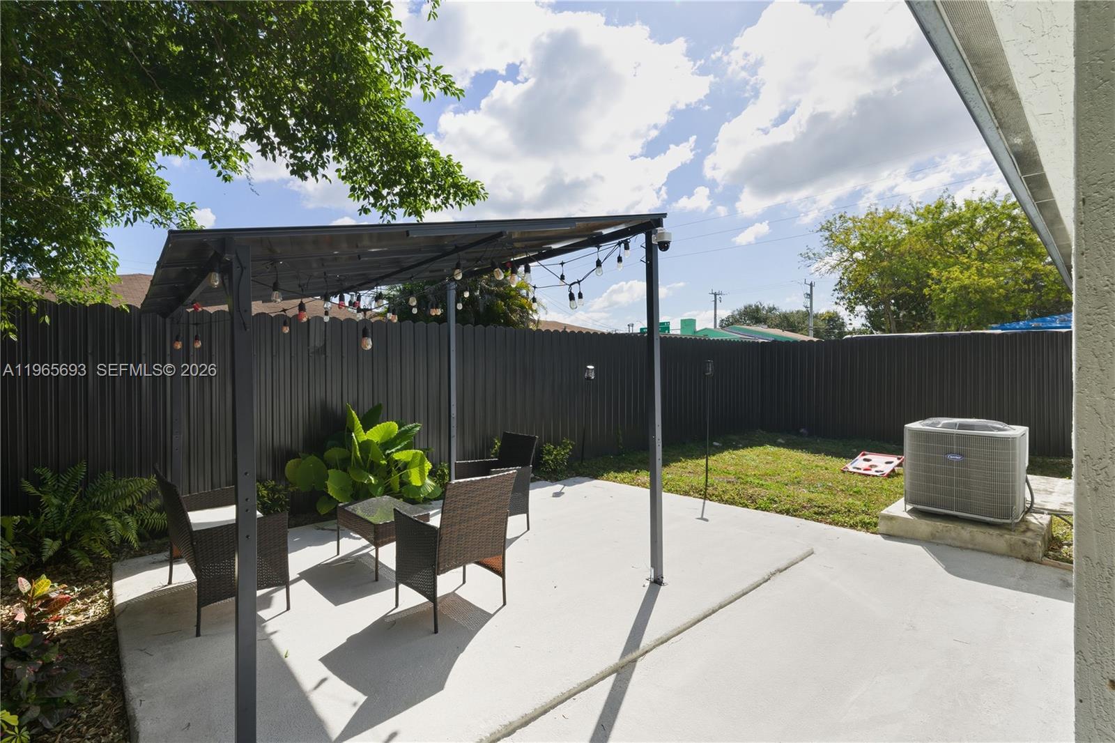 6723 NW 6th Ave Miami, FL 33150