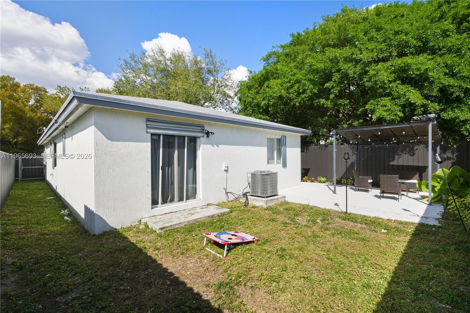 6723 NW 6th Ave Miami, FL 33150