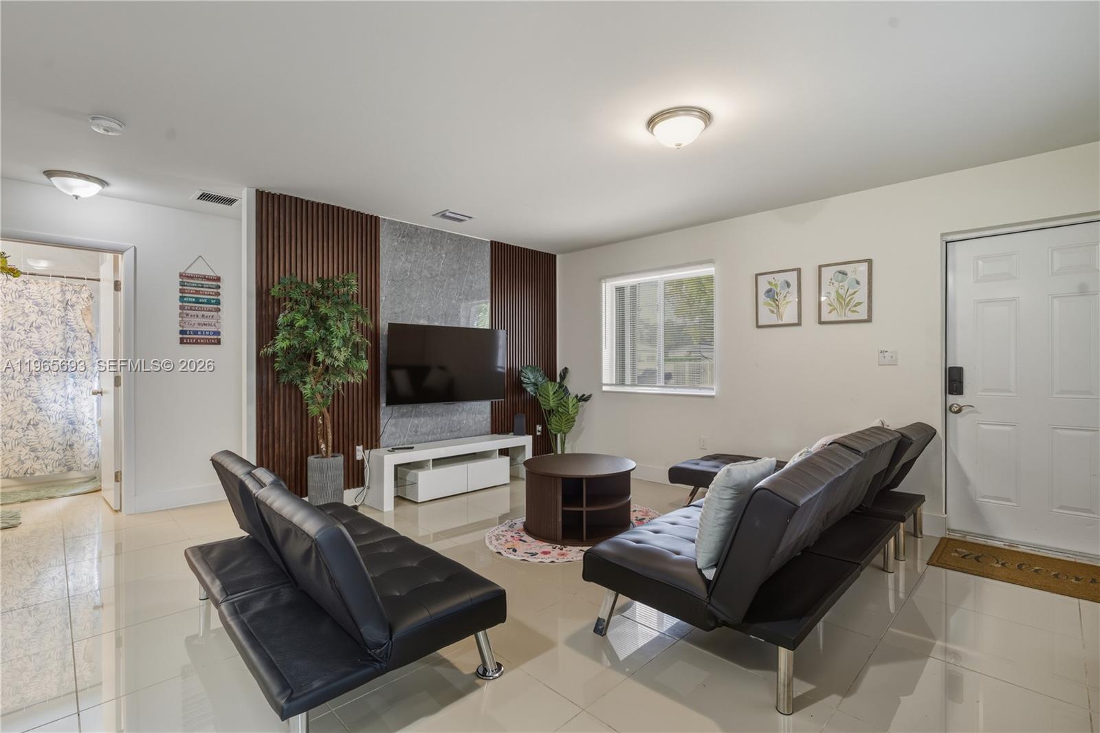 6723 NW 6th Ave Miami, FL 33150