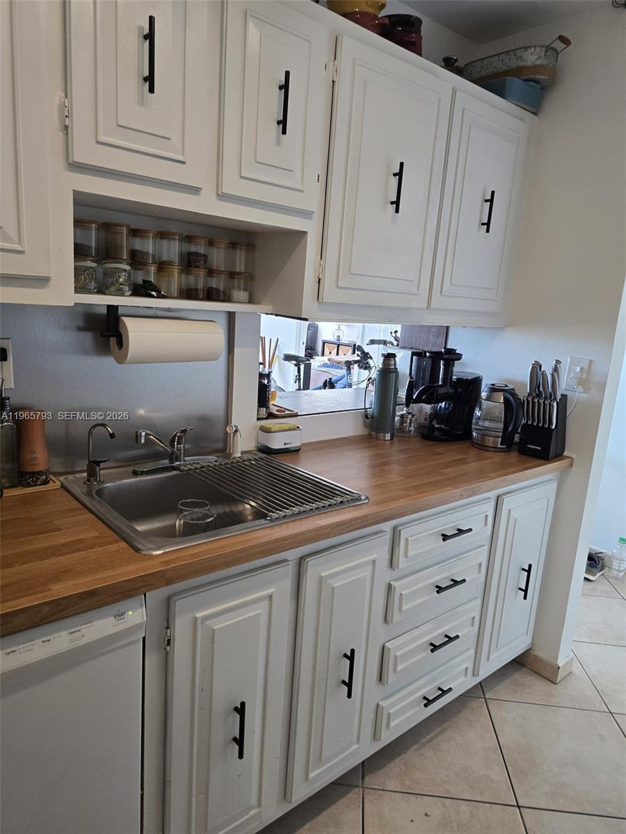 2450 NE 135th St #508 North Miami, FL 33181