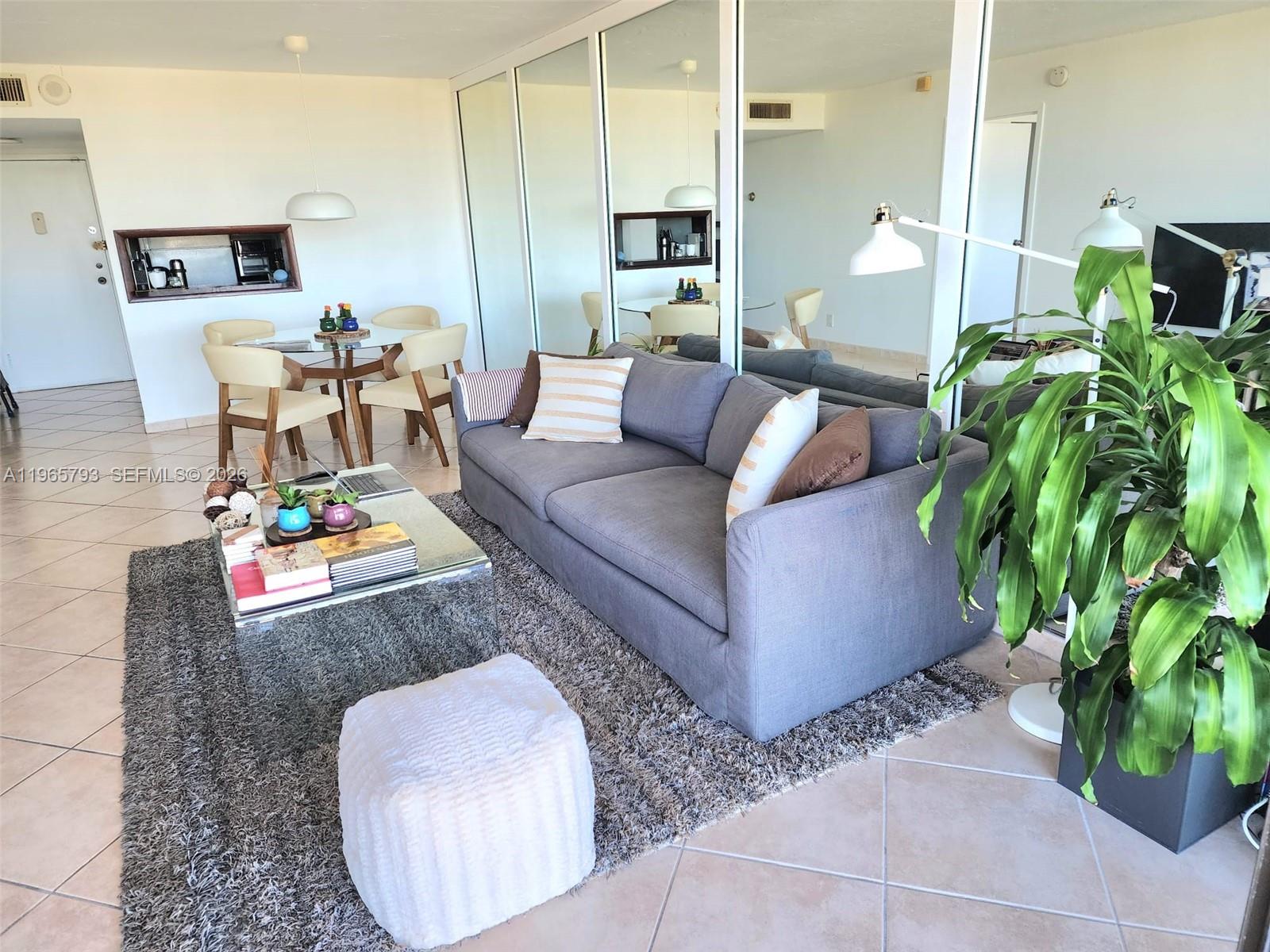 2450 NE 135th St #508 North Miami, FL 33181