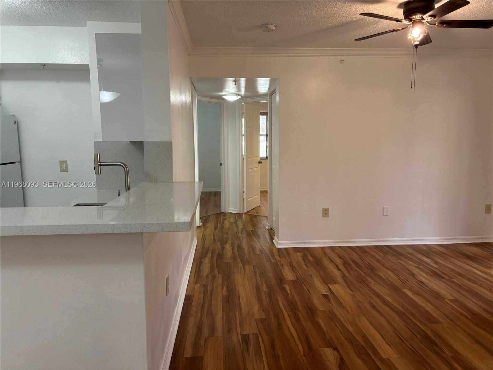 2433 Centergate Dr #202