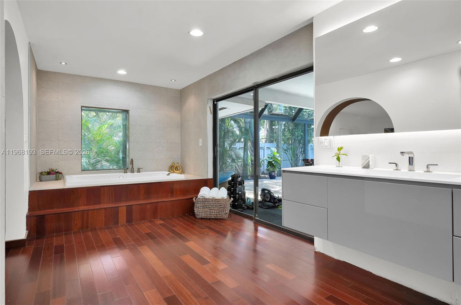 5801 SW 37th Ter Fort Lauderdale, FL 33312