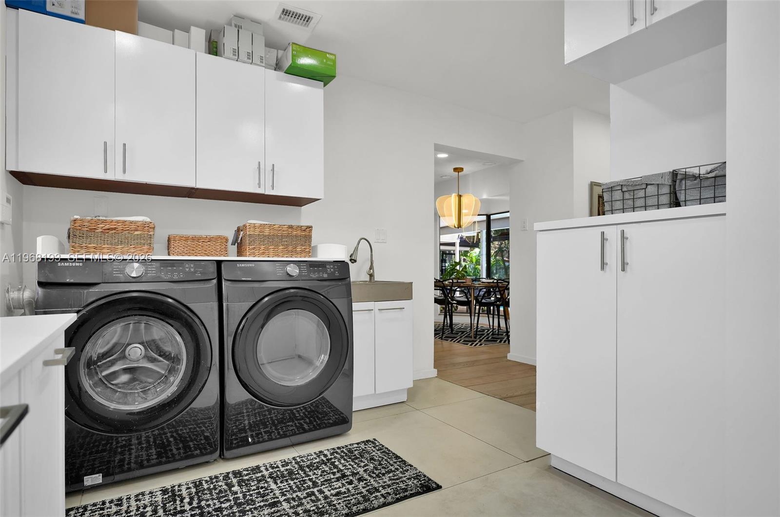 5801 SW 37th Ter Fort Lauderdale, FL 33312