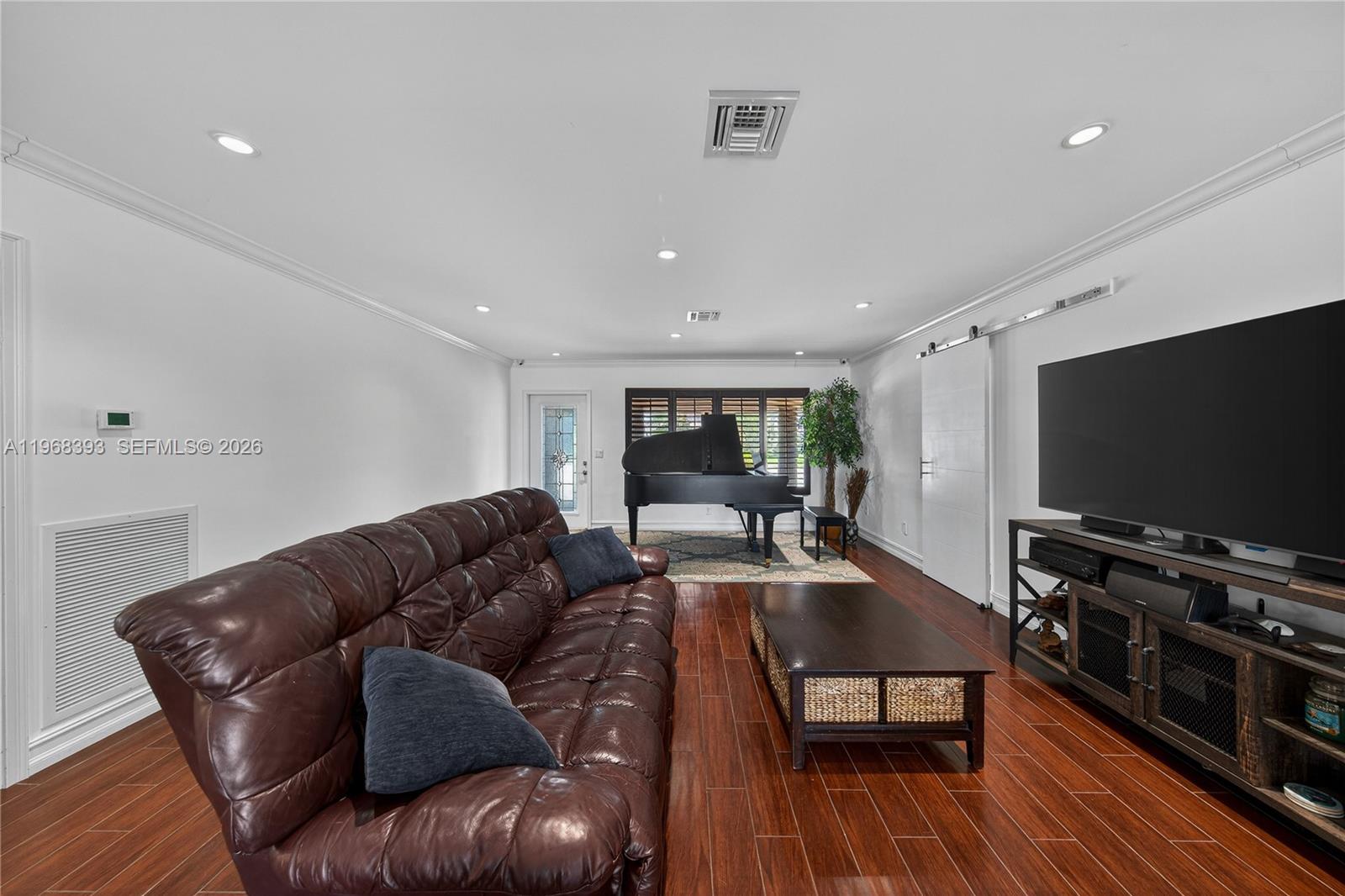 291 SE 5th Ter Pompano Beach, FL 33060