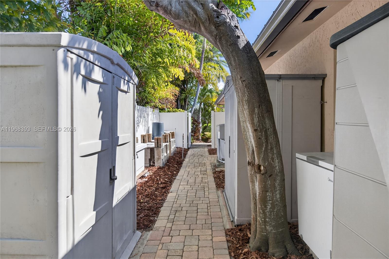 291 SE 5th Ter Pompano Beach, FL 33060