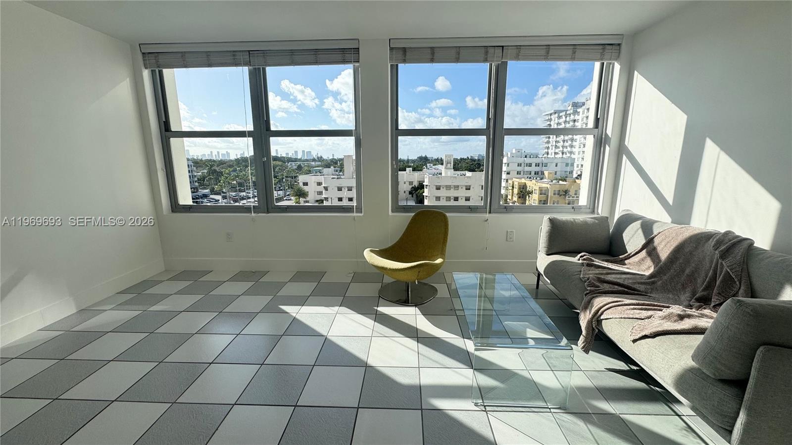 2899 Collins Ave #740 Miami Beach, FL 33140