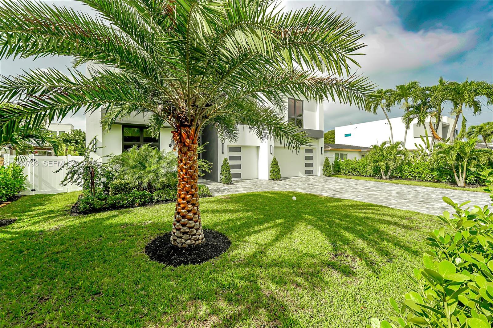 333 NE Spanish Ct Boca Raton, FL 33432